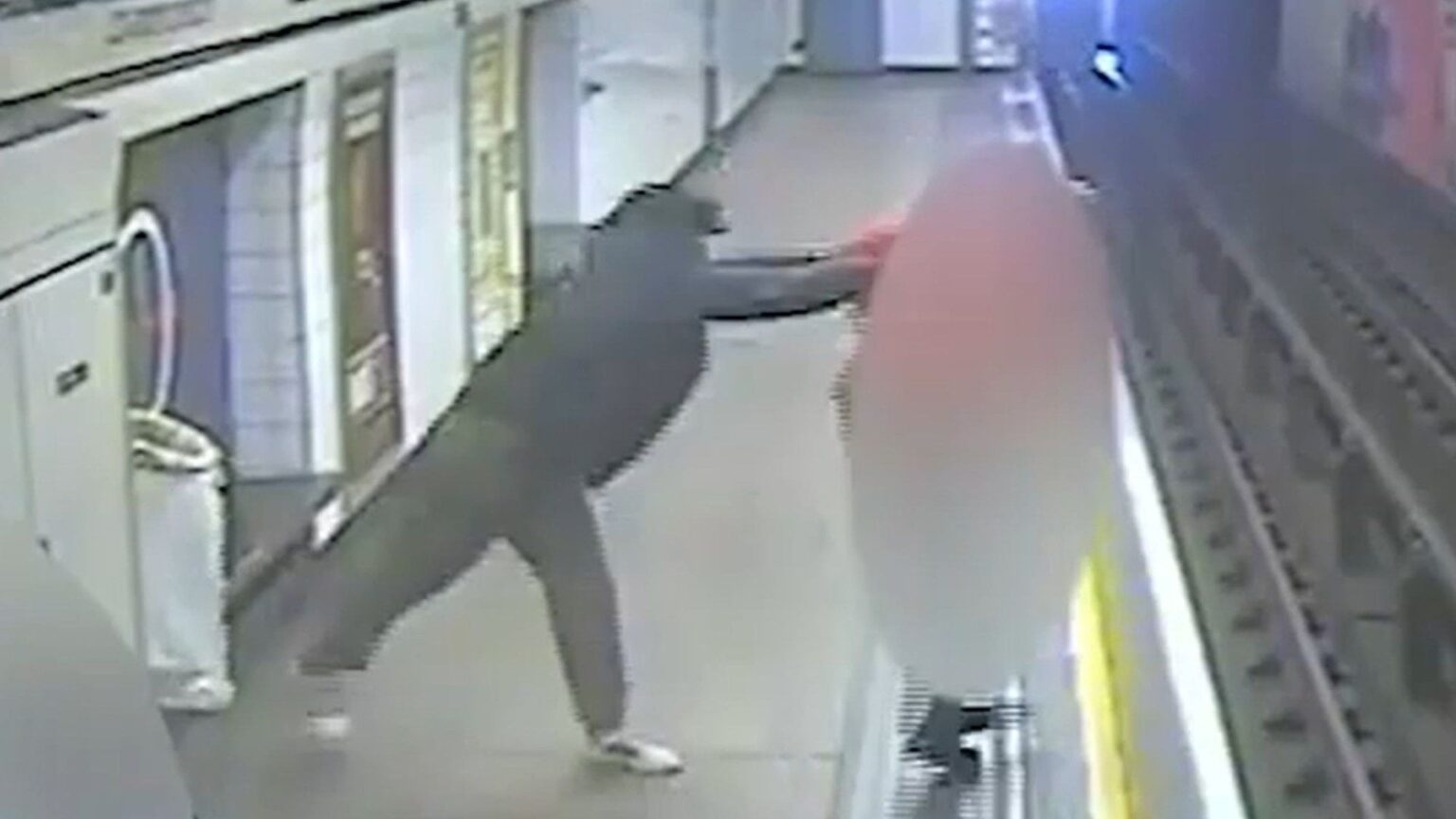 Fiend who pushed man on tracks was migrant appealing deportation for sex crimes