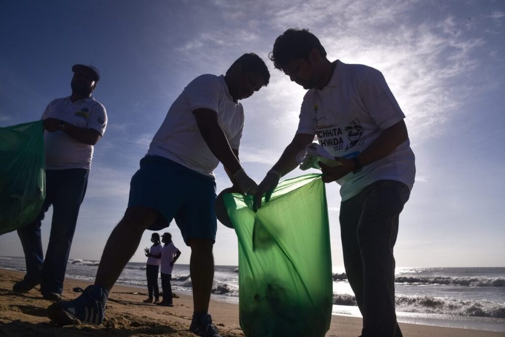 Scientists discover how to turn plastic waste into 'miracle' microplastic - Graphene