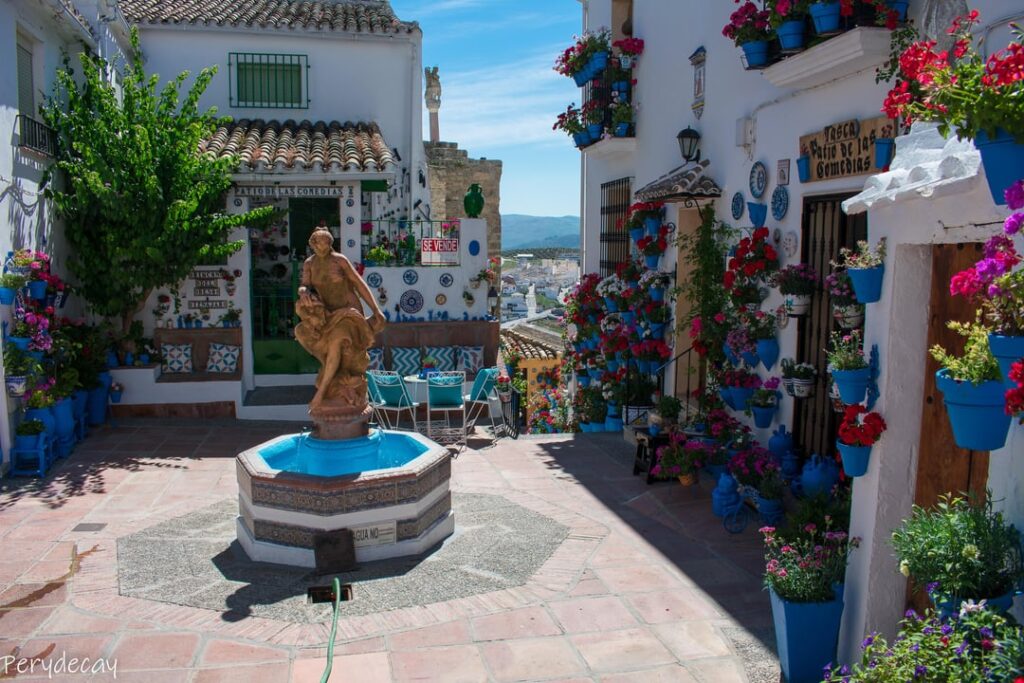 Comedy Courtyard, Iznájar (Cordoba)