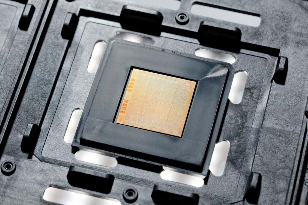 Quantum computers teleport and store energy harvested from empty space: A quantum computing protocol makes it possible to extract energy from seemingly empty space, teleport it to a new location, then store it for later use