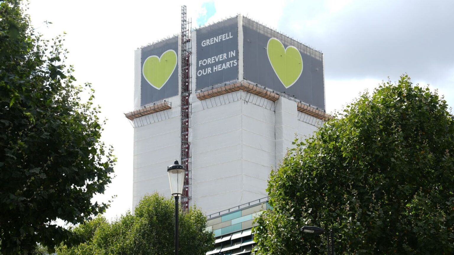Grenfell Tower: Landmark report finds government ignored warnings about fire risks of high-rise buildings Grenfell Tower: Landmark report finds government ignored warnings about fire risks of high-rise buildings