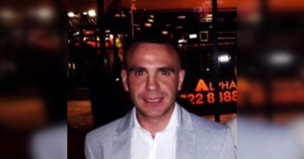 'Drunken idiot' battered 'defenceless' drinker after grabbing his glasses in pub