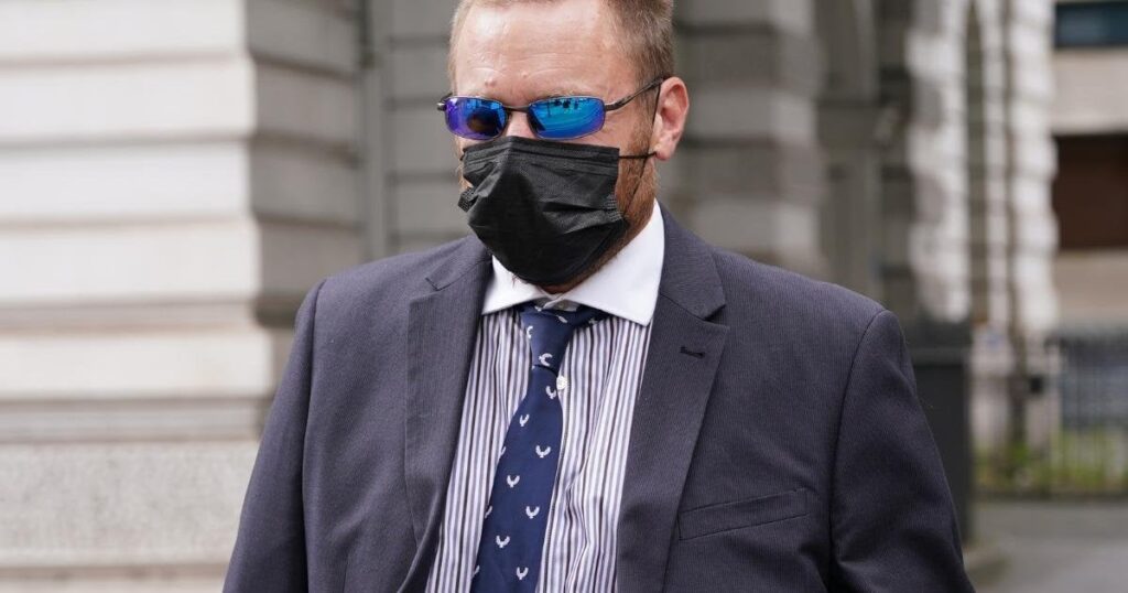 Met Police officer jailed for stealing from dead man