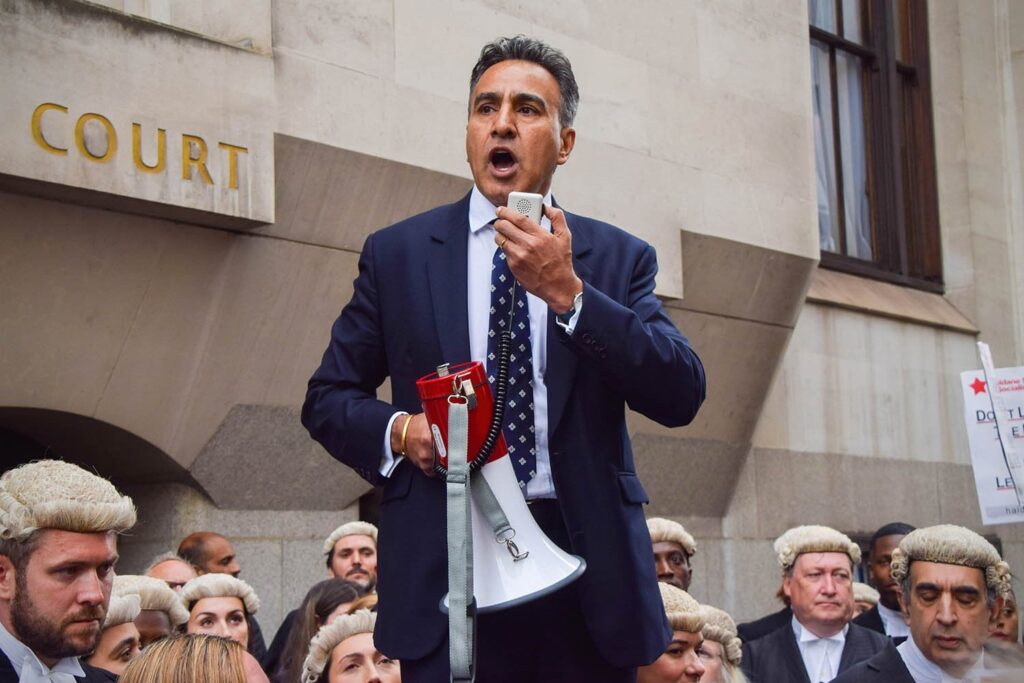 Barrister tries to get disciplinary hearing held in secret
