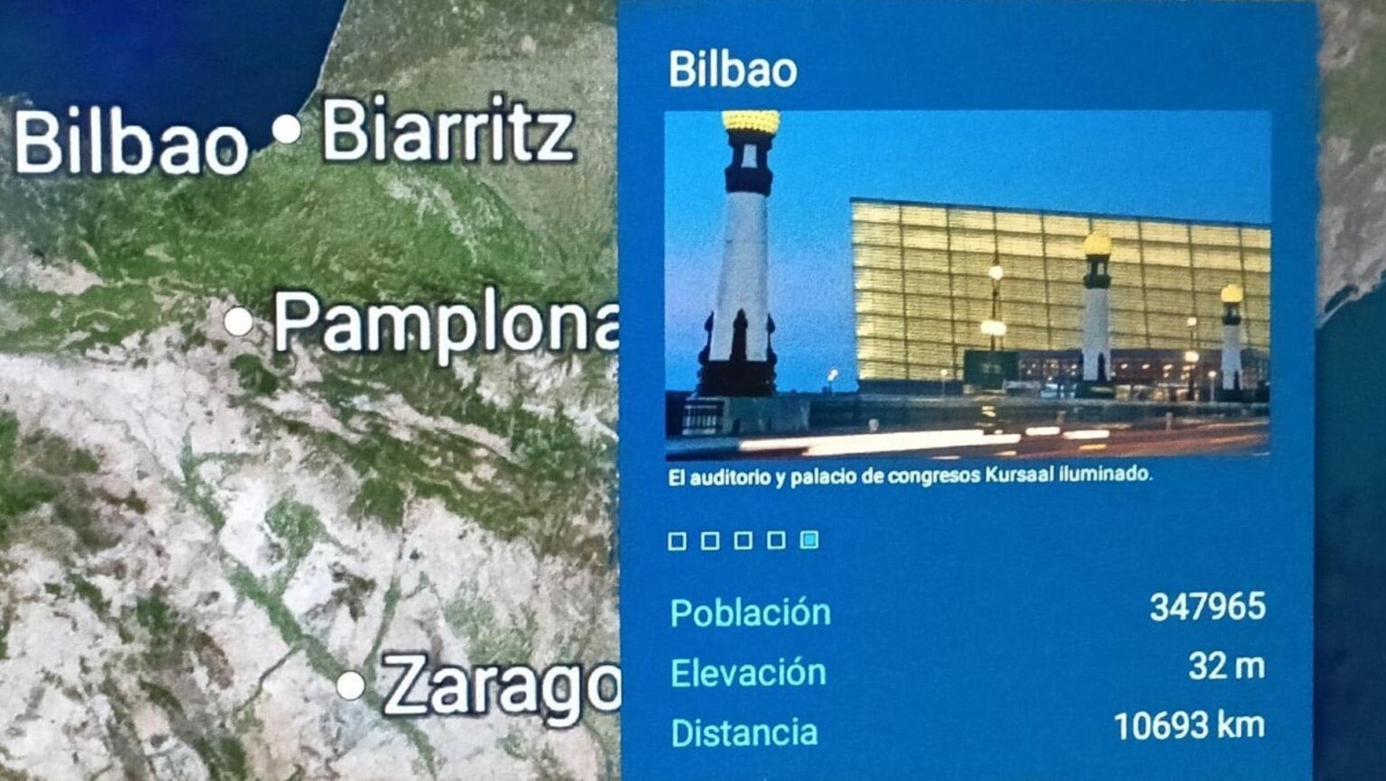 A famous international airline uses a photo of San Sebastian to introduce Bilbao to millions of passengers