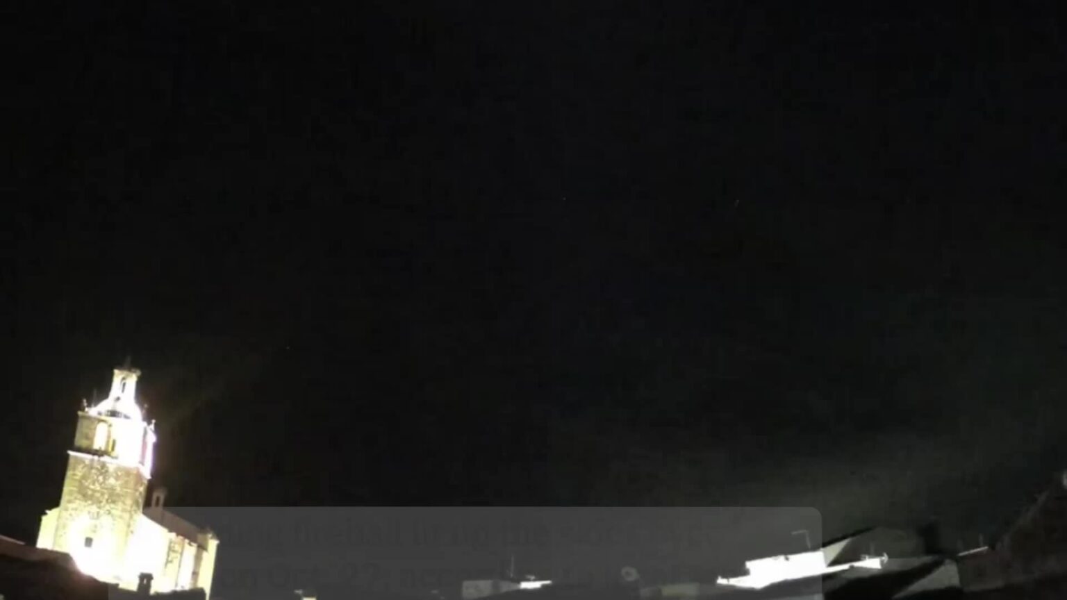 Fireball Lights Up Dark Skies Over Rural Spain Fireball Lights Up Dark Skies Over Rural Spain