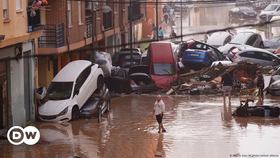 Valencia death toll mounts as EU offers help – DW – 10/30/2024 Valencia death toll mounts as EU offers help – DW – 10/30/2024