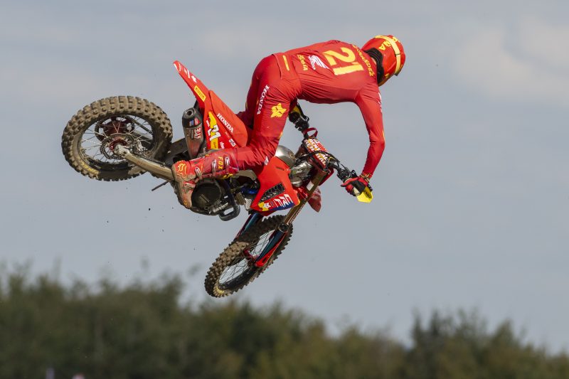 Fernandez takes pole position in Spain Fernandez takes pole position in Spain