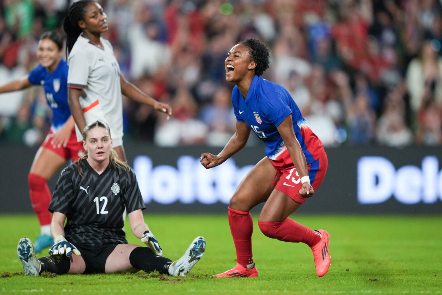 US Beats Iceland 3-1 Behind Teenage Firepower US Beats Iceland 3-1 Behind Teenage Firepower