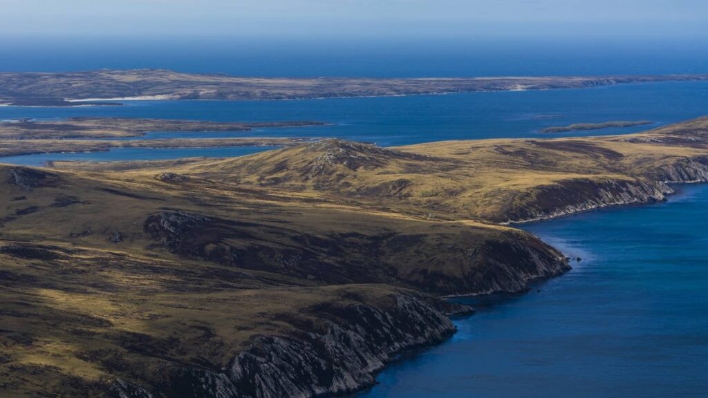 Argentina vows to gain 'full sovereignty' of the Falklands following UK's return of Chagos Islands