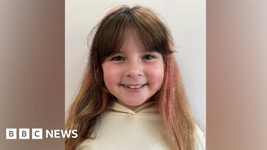 Girl, 10, given national award for charity work