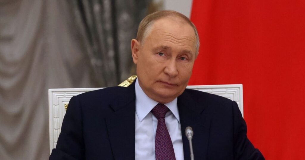 Putin 'fears Soviet-style collapse' as Russia feels soaring Ukraine war pressure