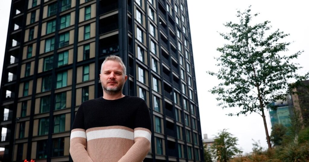 Legal & General’s luxury Croydon apartment block with ‘repulsive’ black mould, where residents fear getting cholera and continue living with collapsed ceilings Legal & General’s luxury Croydon apartment block with ‘repulsive’ black mould, where residents fear getting cholera and continue living with collapsed ceilings