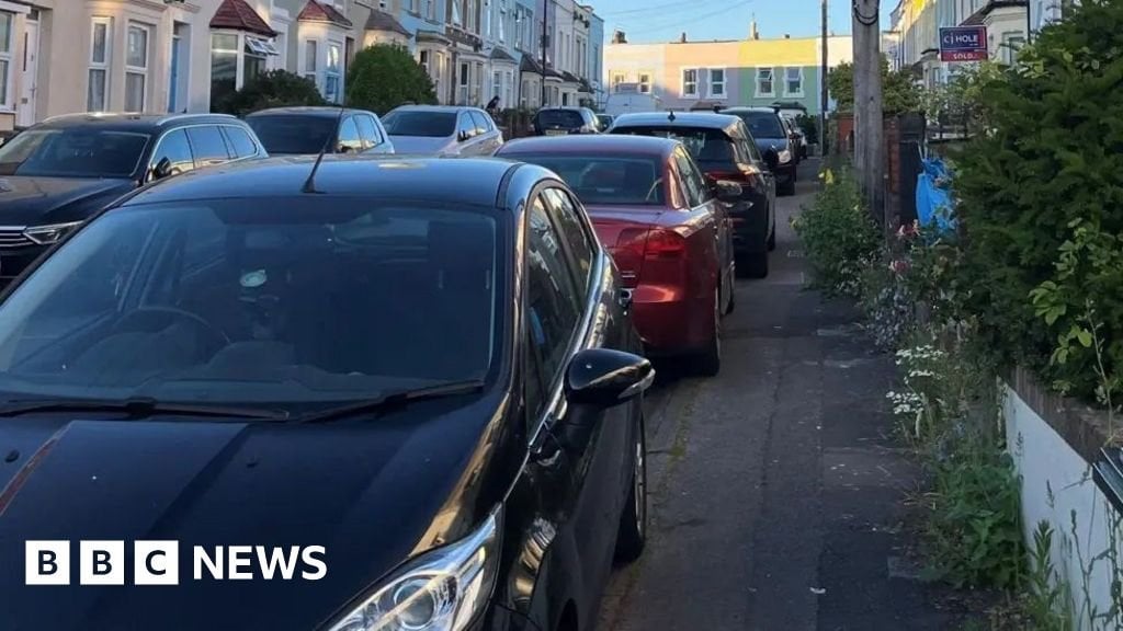 Drivers of large cars could be charged more to park in Bristol - BBC News