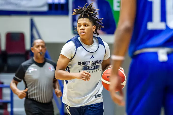 Holiman, Horne Lead Men’s Basketball to 104-76 Victory Over U22 Dominican Republic Team