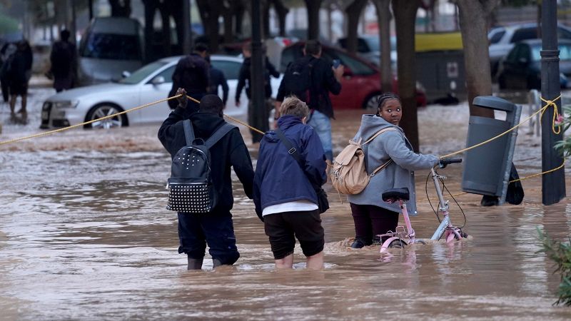 Dozens killed in southeast Spain, as flash floods sweep away walls and cars Dozens killed in southeast Spain, as flash floods sweep away walls and cars
