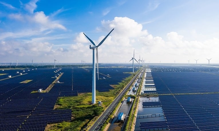 Electric Vehicle sales will reach 50% of global passenger market by 2031. Annual solar installations increased 80% last year as it beat coal on cost in many regions.