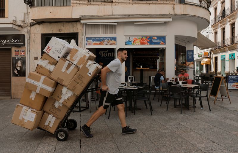 Spain’s unemployment rate falls to 11.21% in Q3 from 11.27% in Q2 – Blue Water Healthy Living tagreuters.com2024binary_LYNXMPEK9O08B-BASEIMAGE