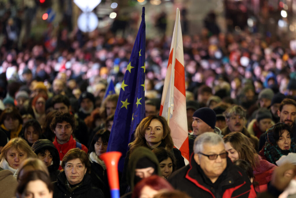 Georgia: EU studies "further measures" against crackdown on protests. But Hungary warns: "We will veto"