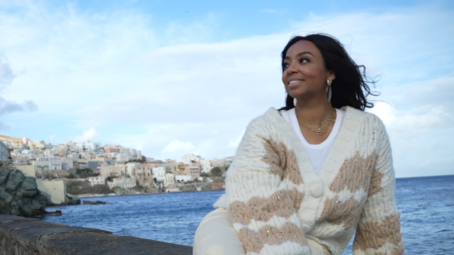 33-year-old mom sold everything to move family from Texas to Greece