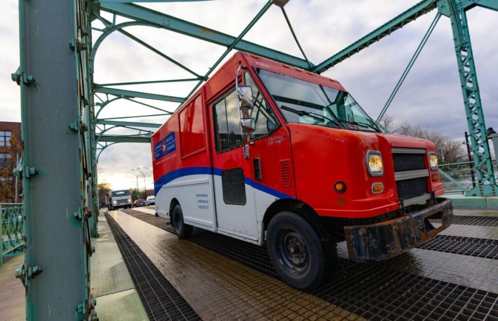 The U.K. and Germany have done it. Should Canada also privatize its postal service?