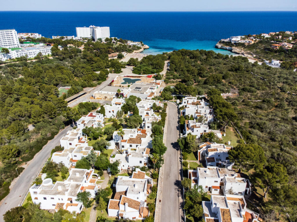 Skip the hotel. These vacation apartments in Mallorca are just 3 steps from the sea Skip the hotel. These vacation apartments in Mallorca are just 3 steps from the sea