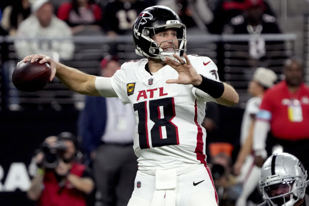 Falcons limp past 2-win Raiders in another tepid effort from offense, Kirk Cousins Falcons limp past 2-win Raiders in another tepid effort from offense, Kirk Cousins