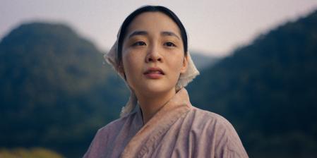 Sunja (Minha Kim) puede con TODO.