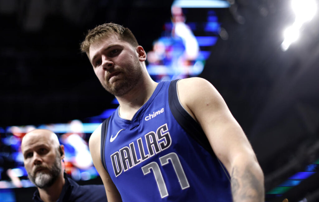 Mavericks star Luka Dončić leaves Christmas loss to Timberwolves early with left calf injury Mavericks star Luka Dončić leaves Christmas loss to Timberwolves early with left calf injury