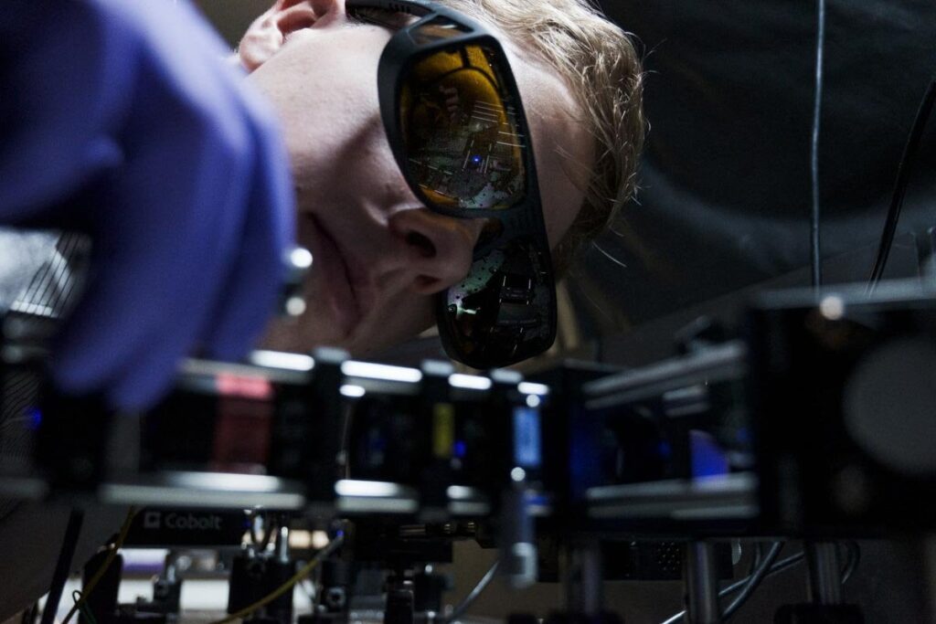 Scientists Discover a Way to Shrink Quantum Computer Components by 1,000x - Researchers have made a discovery that could make quantum computing more compact, potentially shrinking essential components 1,000 times while also requiring less equipment.