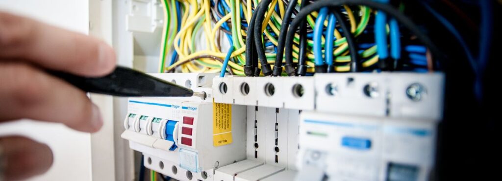 Is Weakness In SFC Energy AG (ETR:F3C) Stock A Sign That The Market Could be Wrong Given Its Strong Financial Prospects?