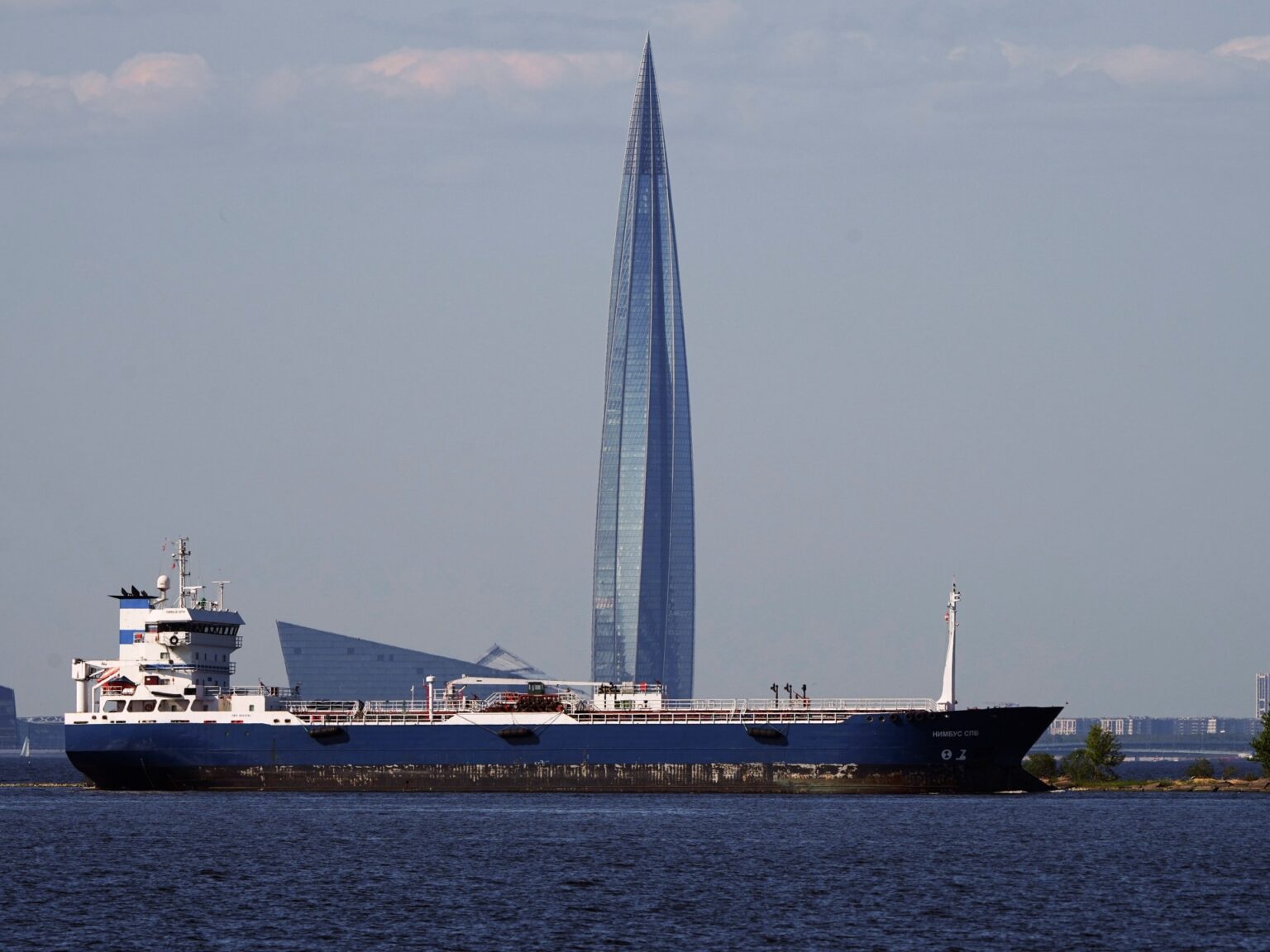 The Russian tanker disaster and an oil leak in Kerch Strait: What it means | Environment News The Russian tanker disaster and an oil leak in Kerch Strait: What it means | Environment News