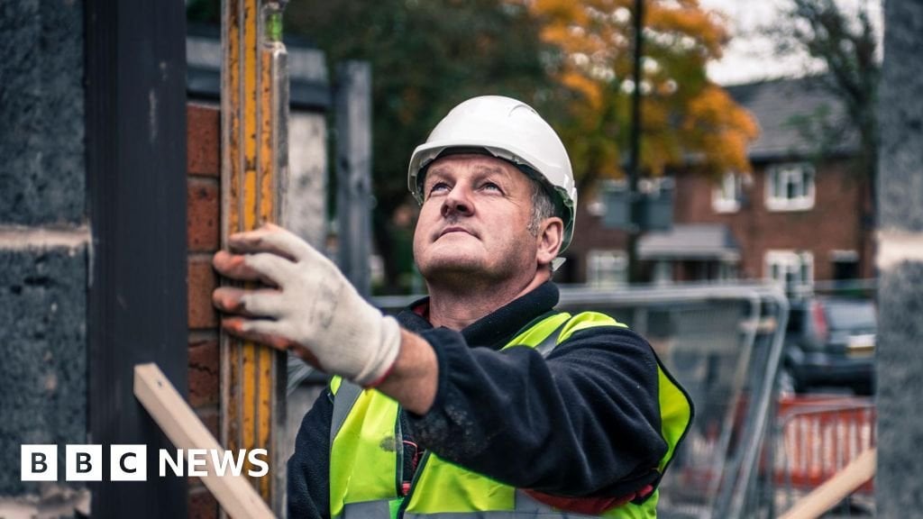 UK 'doesn't have enough builders' for Labour's 1.5m homes