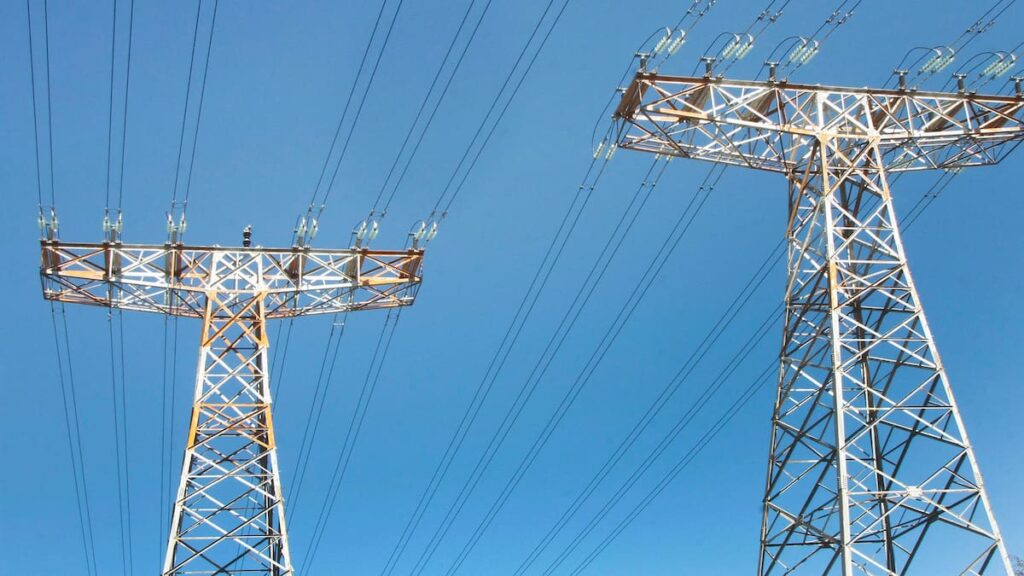 Huge outage: Lightning strike cuts power to thousands in the central North Island