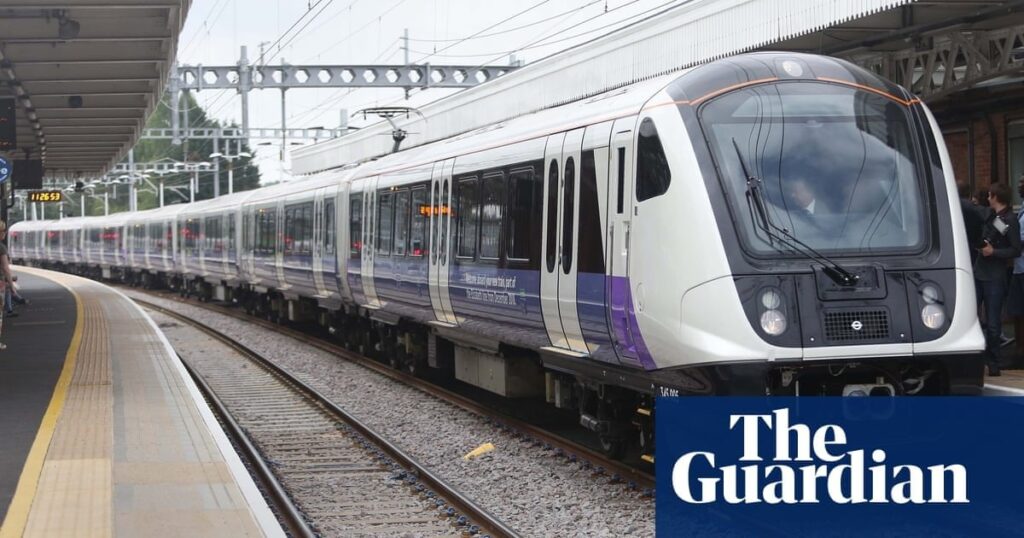 Passenger forced to run along London platform with hand trapped in doors of moving train Passenger forced to run along London platform with hand trapped in doors of moving train