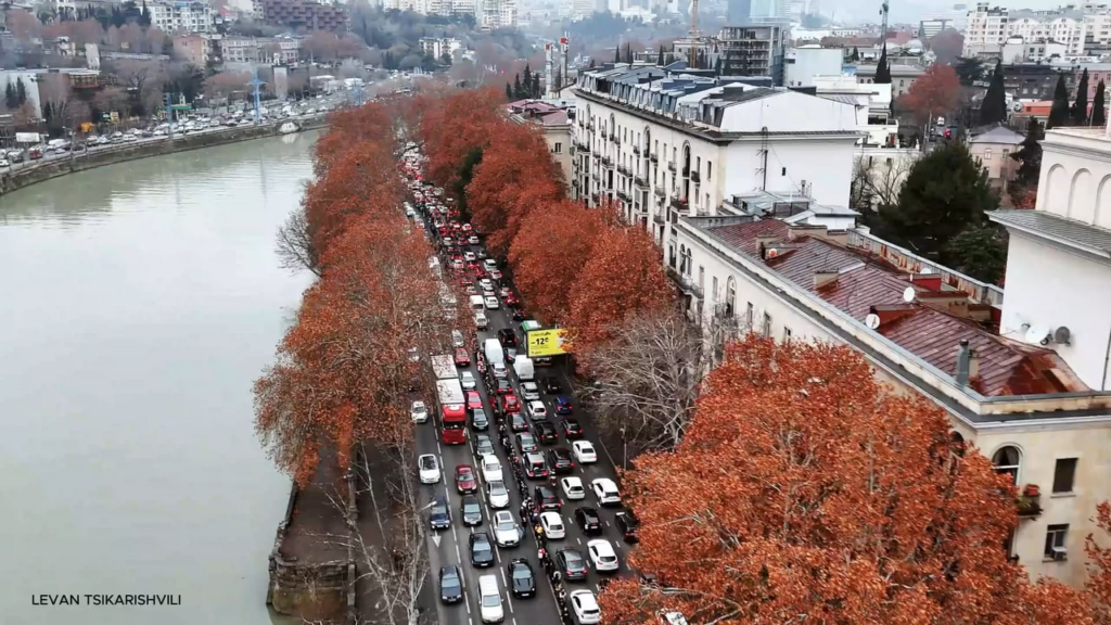 Human Chain in Tbilisi, Full Uncut View