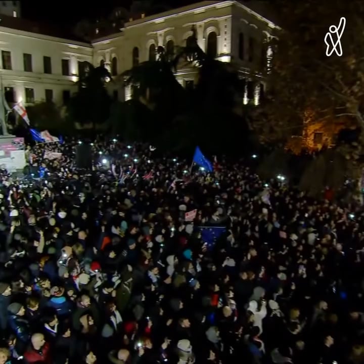 "Few hundred radicals" have gathered in front of Parliament once again