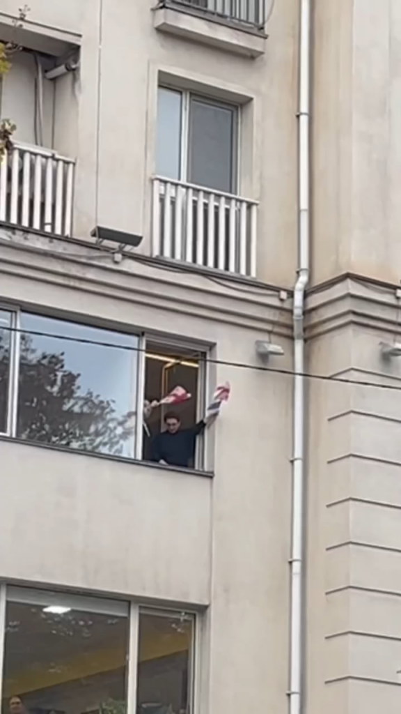 How a protest march is greeted by the public