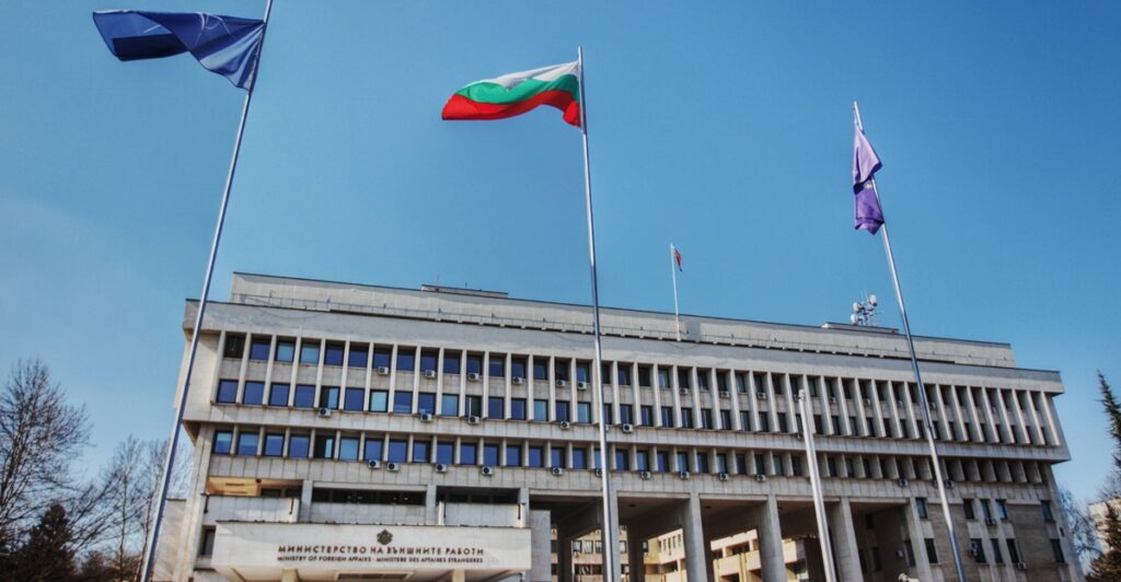 Foreign Ministry urges Bulgarians in Syria not to leave their homes – The Sofia Globe