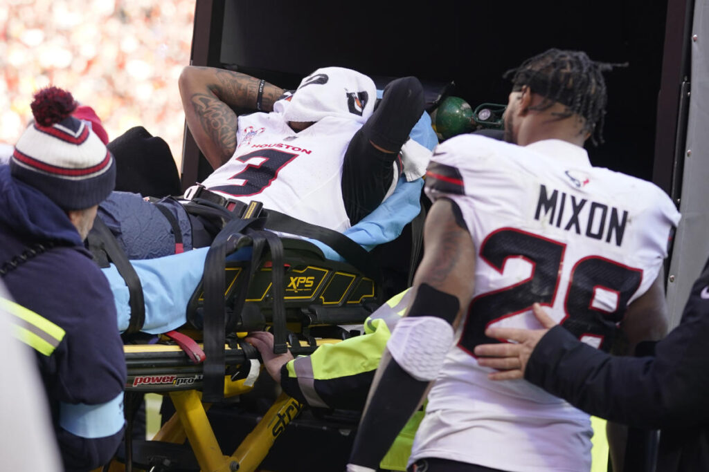 Texans WR Tank Dell suffers dislocated knee cap as he makes TD catch, leaving C.J. Stroud in tears Texans WR Tank Dell suffers dislocated knee cap as he makes TD catch, leaving C.J. Stroud in tears