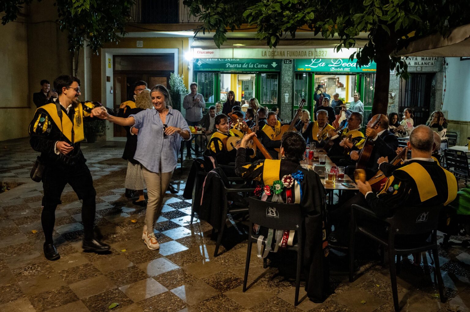 Bailando, Sevilla. (Nikon Z9, Nikkor Z 14-24mm 2.8)