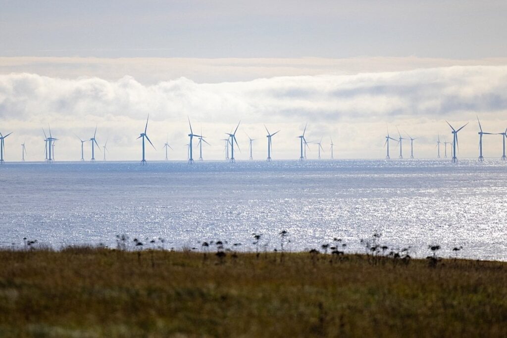 Energy Prices Drop Below Zero in UK Thanks to Record Wind-Generated Electricity | Record wind-generated electricity across Northern Ireland and Scotland Tuesday night pushed Britain’s power prices below zero.