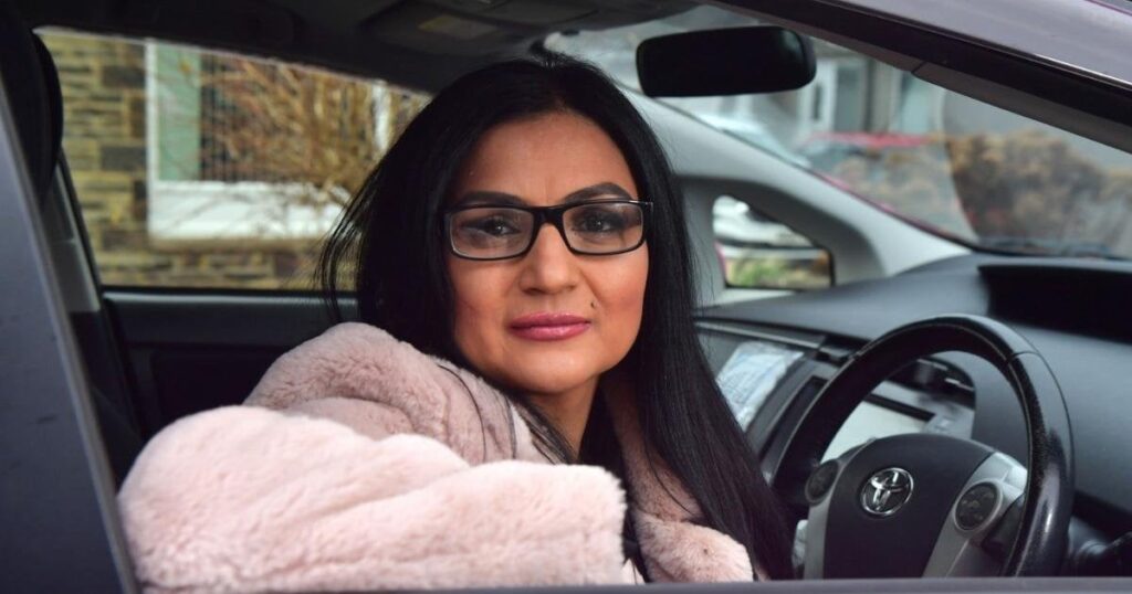 Bright pink taxi company with only female drivers set to expand into Bradford