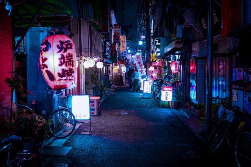 Japan: Early career setbacks reduce marriage and birth rates - April 2024