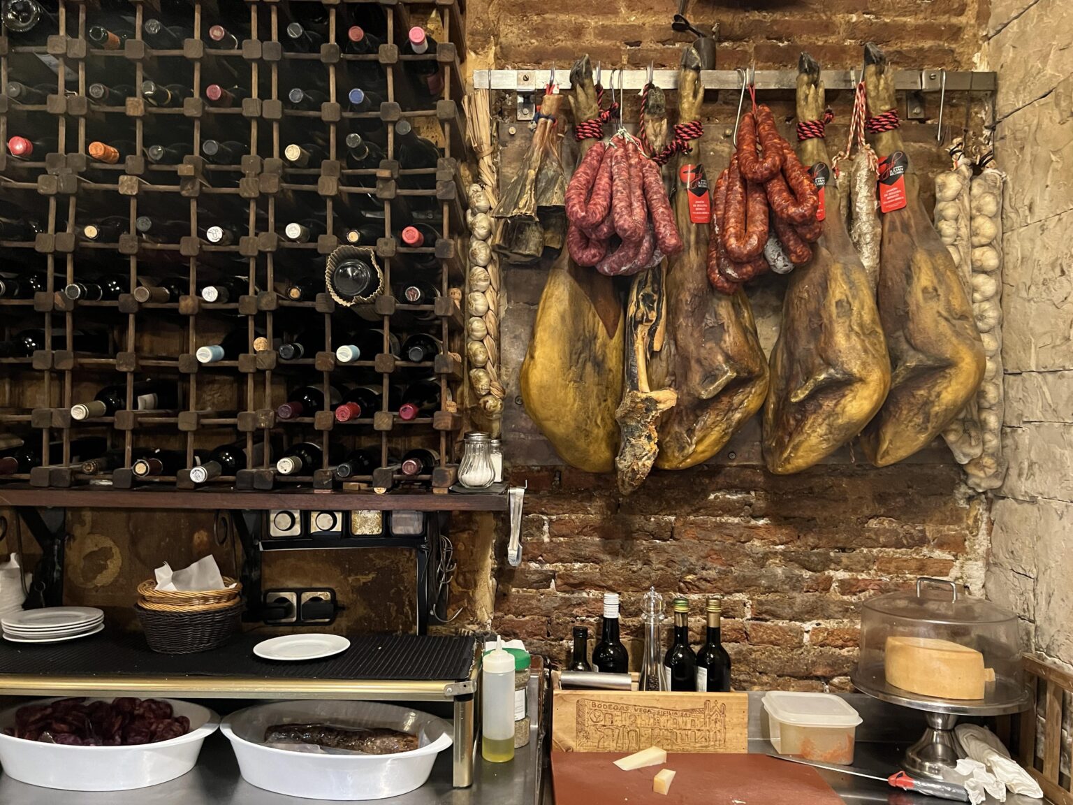 Tempranillo, Cava Baja, Madrid.
