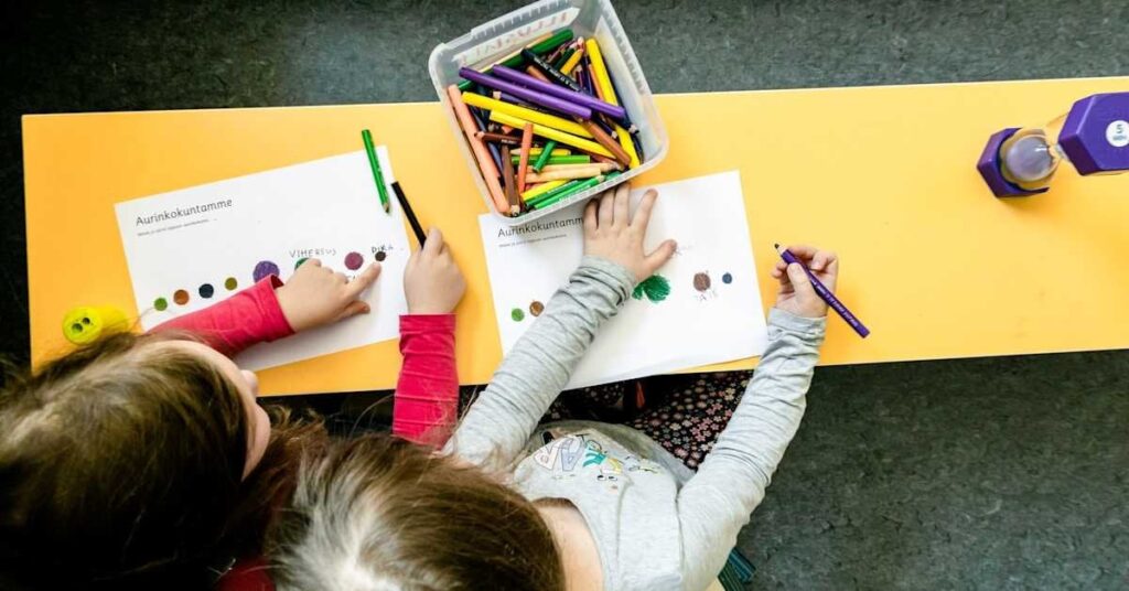 Helsinki wants to recruit more daycare teachers from Spain | Yle News
