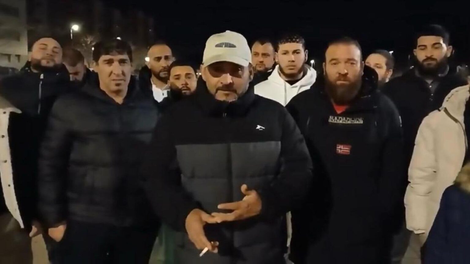 NEWS: A gypsy clan "shits on the dead" of the thieves of its fighting cocks in Valladolid and assures that there will be retaliation
