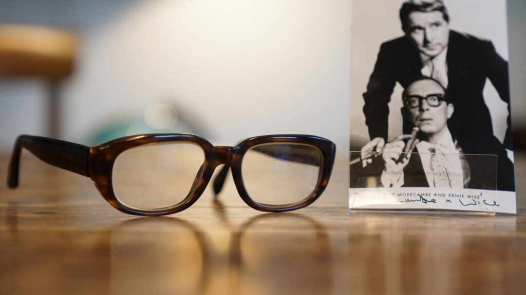 Eric Morecambe’s glasses fetch £20,000 at auction Eric Morecambe’s glasses fetch £20,000 at auction
