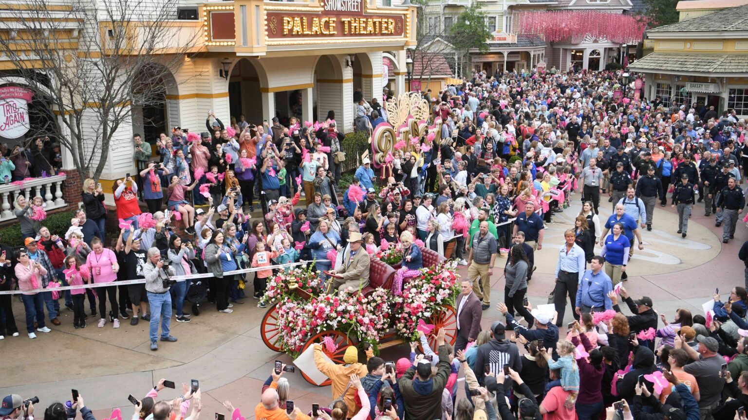Dolly Parton's Dollywood celebrating 40th season with events and shows