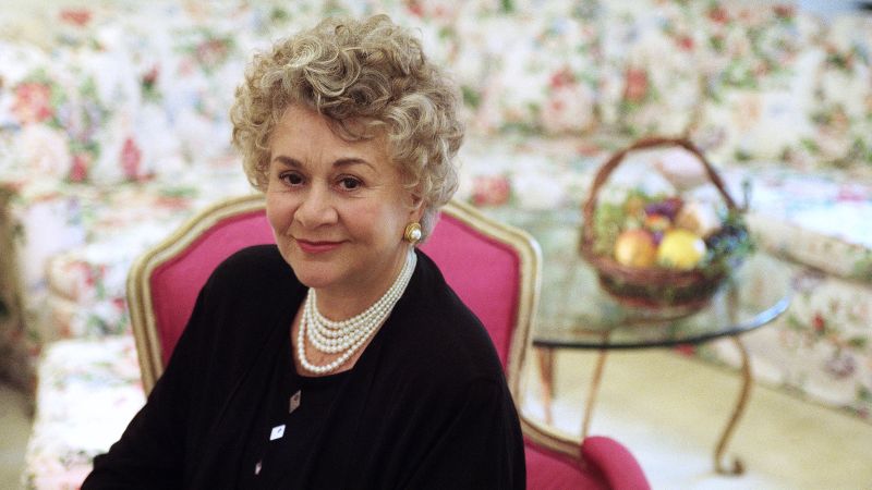 Joan Plowright, Tony-winning actress, dead at 95